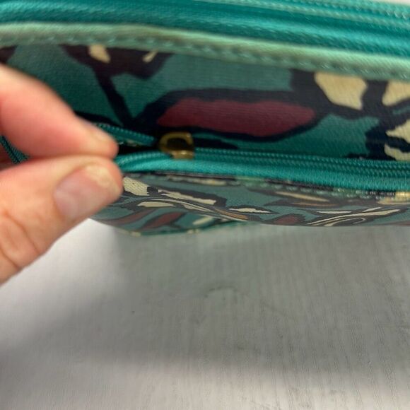 Fossil iPad Cover Coated Canvas Makeup Case Floral - Picture 3 of 7